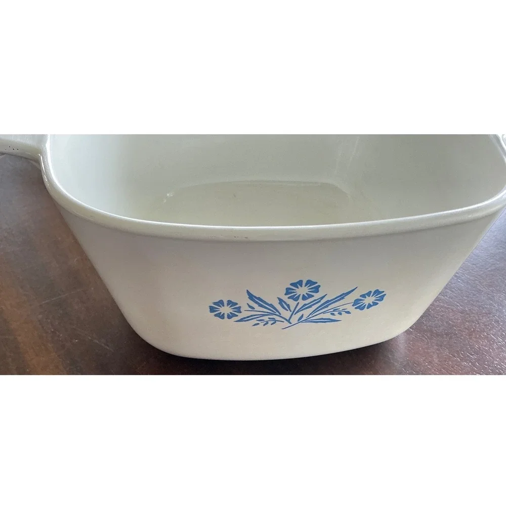 Corning Ware Vintage Casserole Dish Blue Cornflower 1.75 QT P-1 3/4-B with Lid